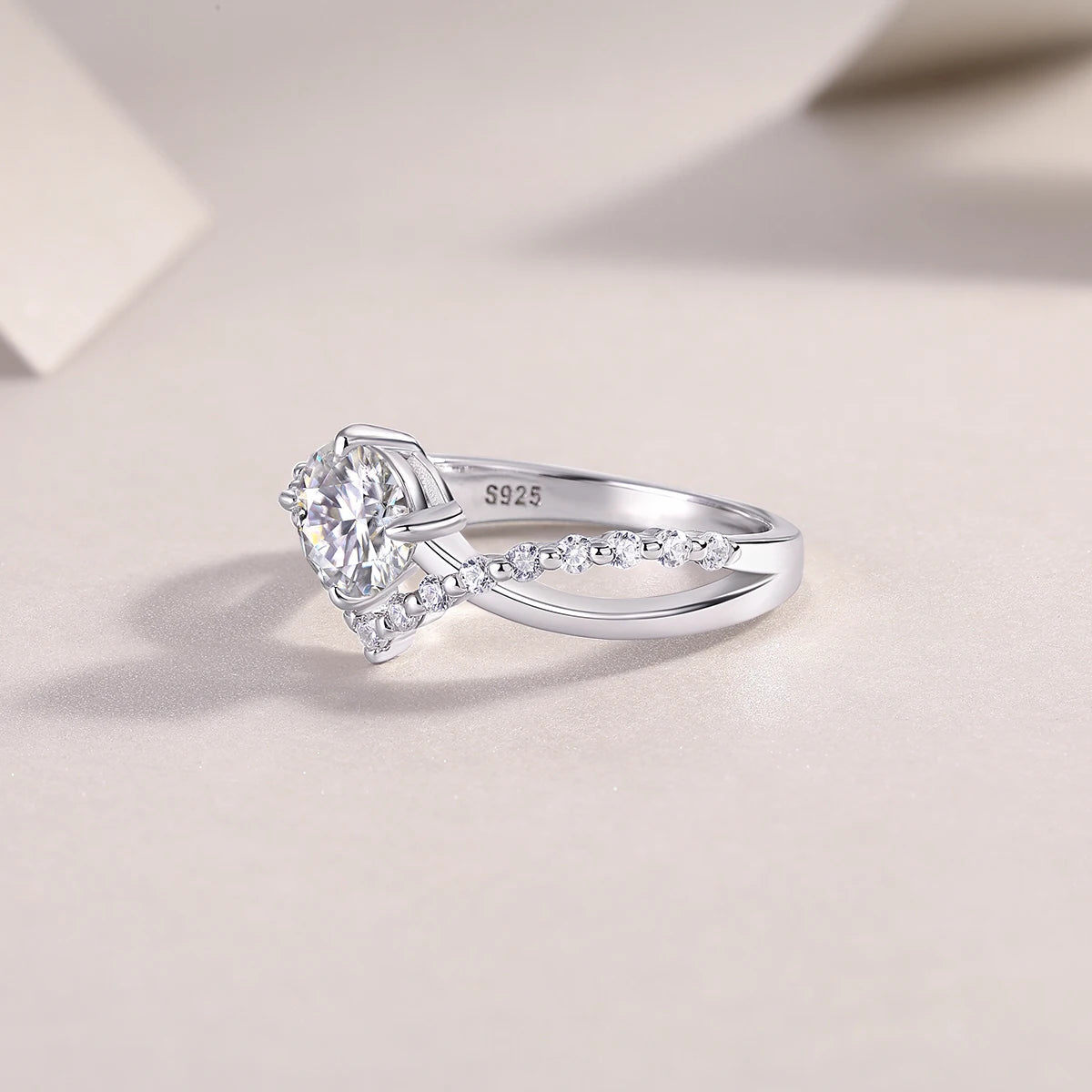 Culture Vault 1CT VVS1 Moissanite Round Brilliant Engagement Ring