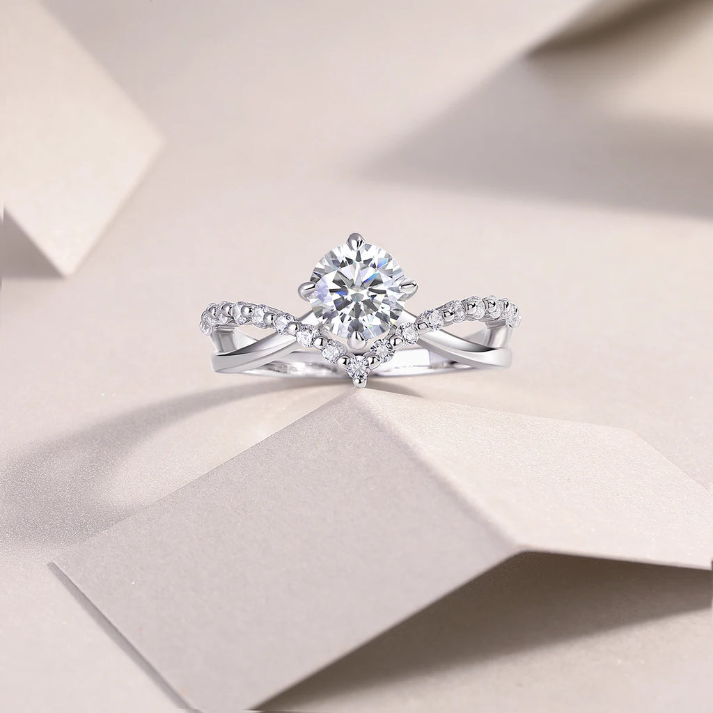 Culture Vault 1CT VVS1 Moissanite Round Brilliant Engagement Ring